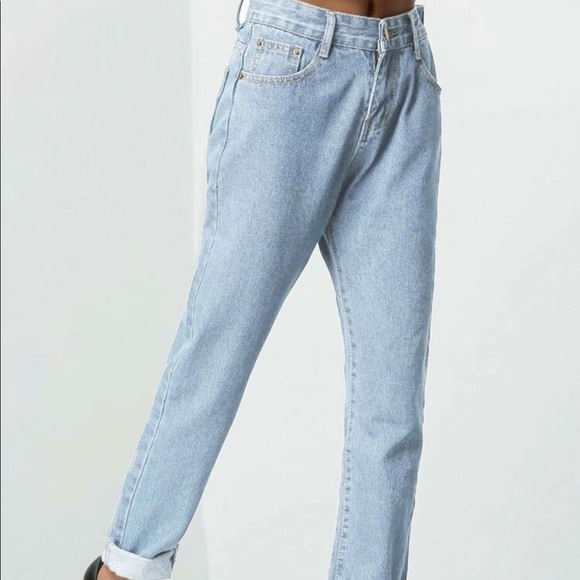 Snow Wash High-Rise Straight Jeans - Picture 4 of 6